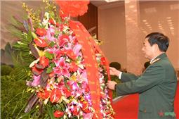 Đoàn đại biểu cấp cao Bộ Quốc phòng Việt Nam đặt hoa tưởng niệm Chủ tịch Mao Trạch Đông